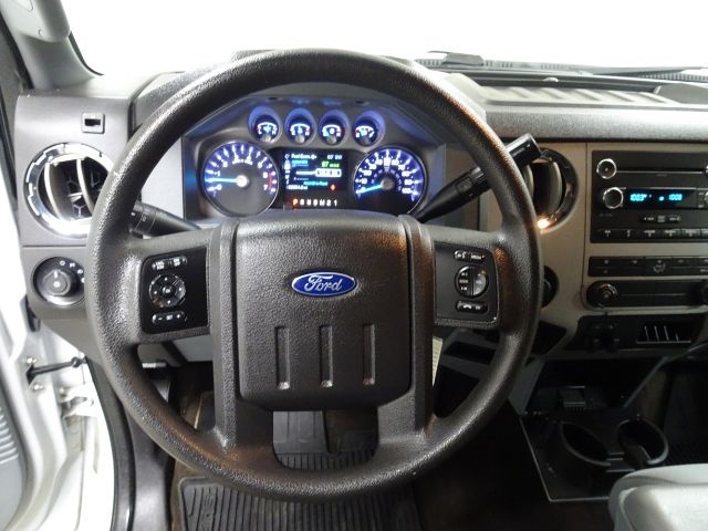 Ford Super Duty F-250 SRW 2WD Crew Cab 156" King Ranch 2015