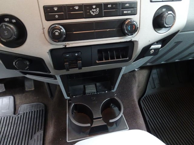 Ford Super Duty F-250 SRW 2WD Crew Cab 156" King Ranch 2015