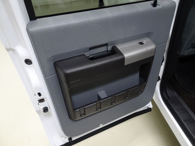 Ford Super Duty F-250 SRW 2WD Crew Cab 156" King Ranch 2015