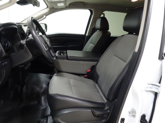 Nissan Titan 4x2 Crew Cab S 2021