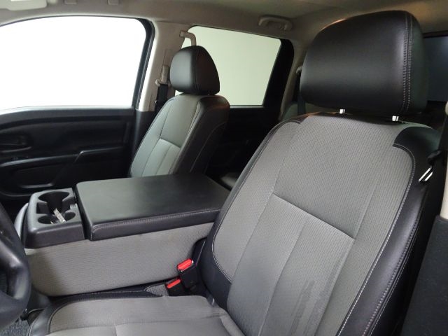 Nissan Titan 4x2 Crew Cab S 2021