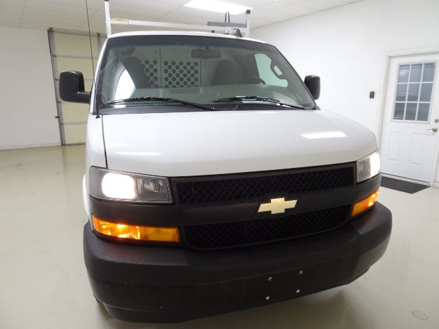 Chevrolet Express Cargo Van RWD 2500 135" 2020