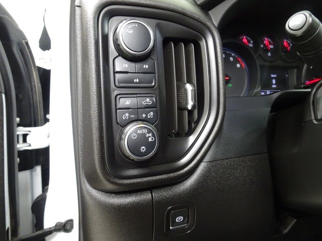 Chevrolet Silverado 2500HD 4WD Crew Cab 159" Custom 2024