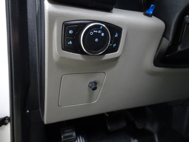 Ford F-150 Lariat 2WD SuperCab 8' Box 2017