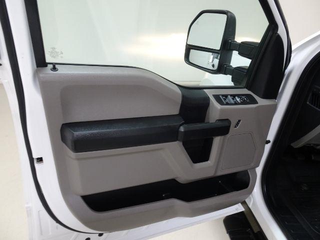 Ford Super Duty F-250 SRW XL 2WD Crew Cab 8' Box 2019