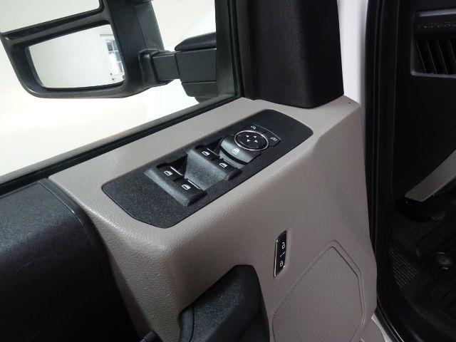 Ford Super Duty F-250 SRW XL 2WD Crew Cab 8' Box 2019