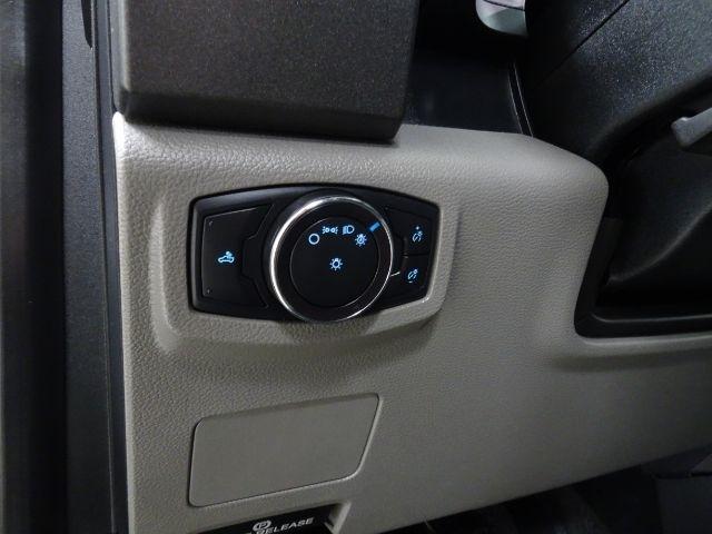 Ford Super Duty F-250 SRW XL 2WD Crew Cab 8' Box 2019