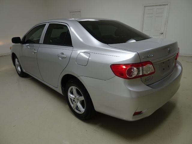 Toyota Corolla 4dr Sdn Auto LE Special Edition (Natl) 2013