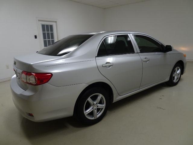 Toyota Corolla 4dr Sdn Auto LE Special Edition (Natl) 2013