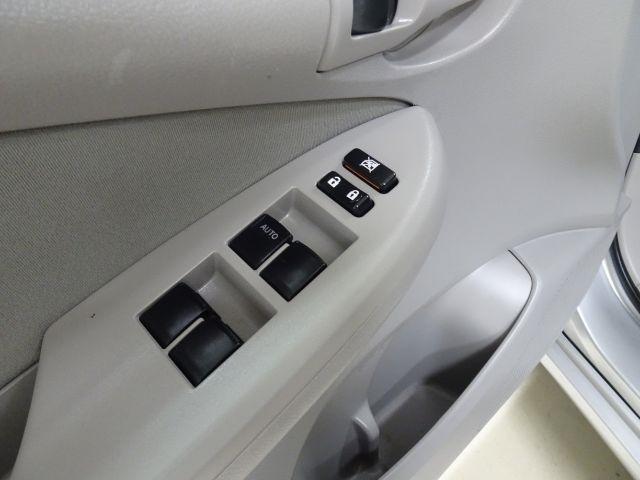 Toyota Corolla 4dr Sdn Auto LE Special Edition (Natl) 2013