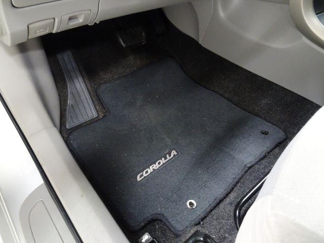 Toyota Corolla 4dr Sdn Auto LE Special Edition (Natl) 2013