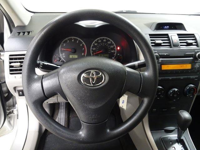 Toyota Corolla 4dr Sdn Auto LE Special Edition (Natl) 2013