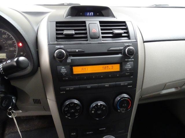 Toyota Corolla 4dr Sdn Auto LE Special Edition (Natl) 2013