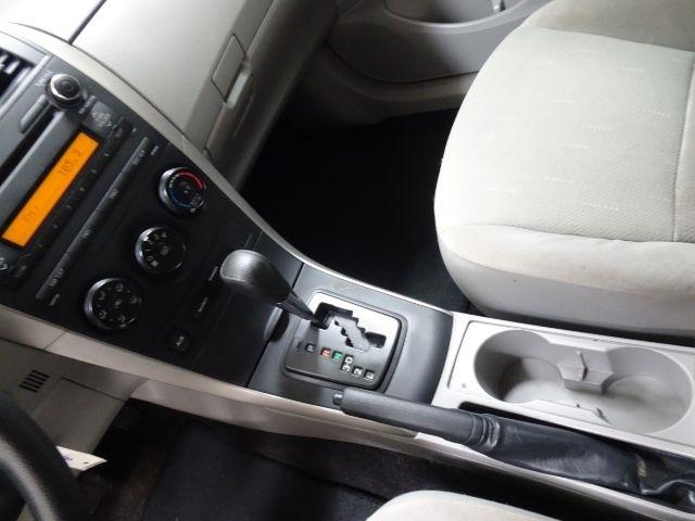 Toyota Corolla 4dr Sdn Auto LE Special Edition (Natl) 2013