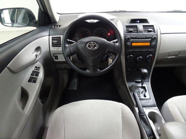Toyota Corolla 4dr Sdn Auto LE Special Edition (Natl) 2013