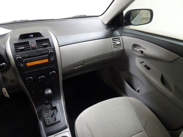 Toyota Corolla 4dr Sdn Auto LE Special Edition (Natl) 2013