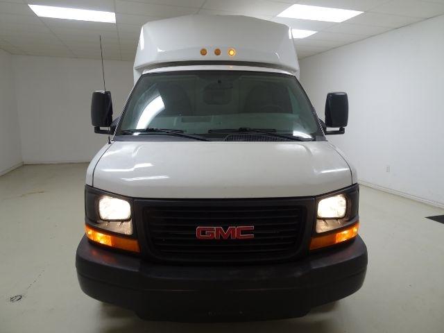 GMC Savana Commercial Cutaway 3500 Van 139" 2014