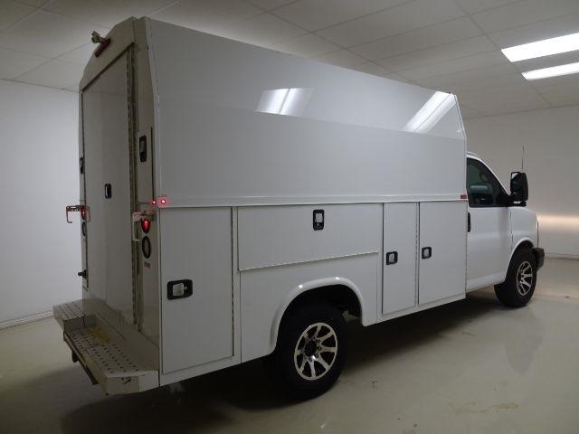 GMC Savana Commercial Cutaway 3500 Van 139" 2014