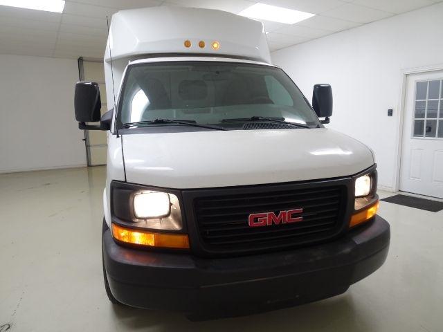 GMC Savana Commercial Cutaway 3500 Van 139" 2014