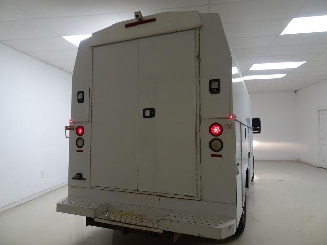 GMC Savana Commercial Cutaway 3500 Van 139" 2014