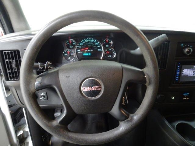 GMC Savana Commercial Cutaway 3500 Van 139" 2014