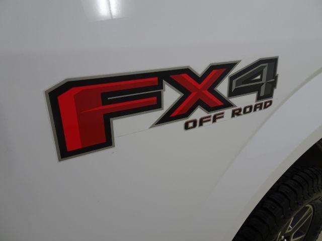 Ford F-150 Lariat 4WD SuperCab 8' Box 2017