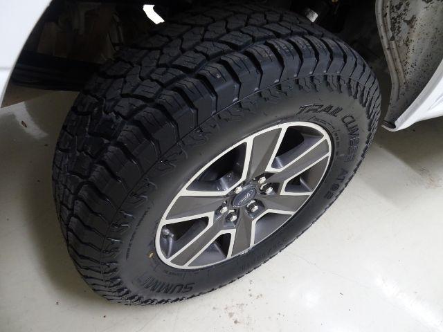 Ford F-150 Lariat 4WD SuperCab 8' Box 2017