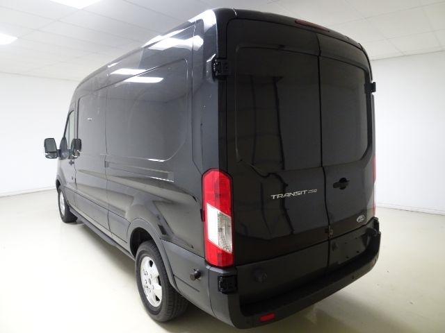 Ford Transit Van T-250 148" Med Rf 9000 GVWR Sliding RH Dr 2017