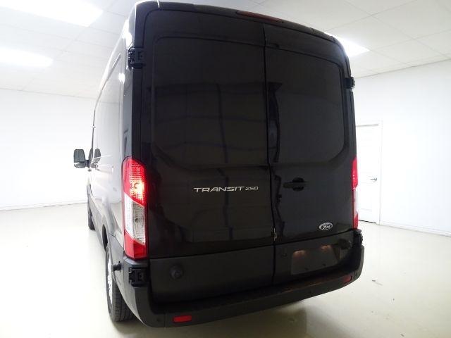 Ford Transit Van T-250 148" Med Rf 9000 GVWR Sliding RH Dr 2017