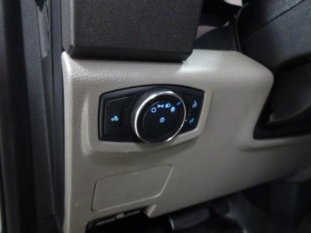 Ford Super Duty F-250 SRW Lariat 2WD SuperCab 8' Box 2019