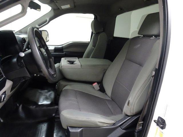 Ford F-150 2WD Reg Cab 141" XLT 2015