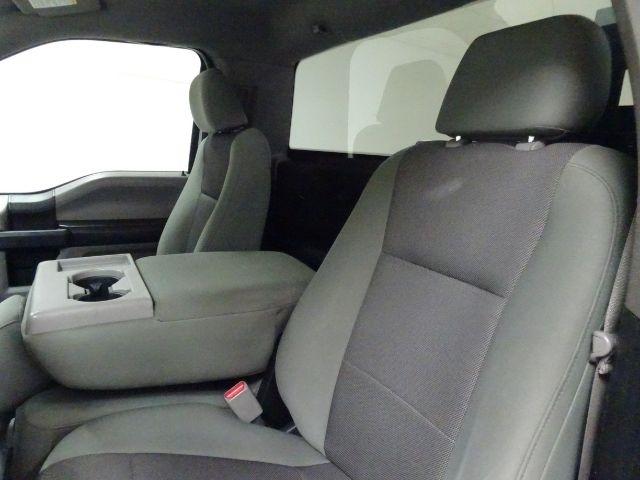 Ford F-150 2WD Reg Cab 141" XLT 2015