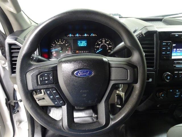 Ford F-150 2WD Reg Cab 141" XLT 2015