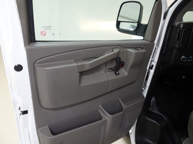 GMC Savana Cargo Van RWD 2500 135" 2021