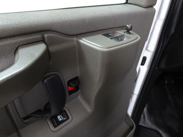 GMC Savana Cargo Van RWD 2500 135" 2021