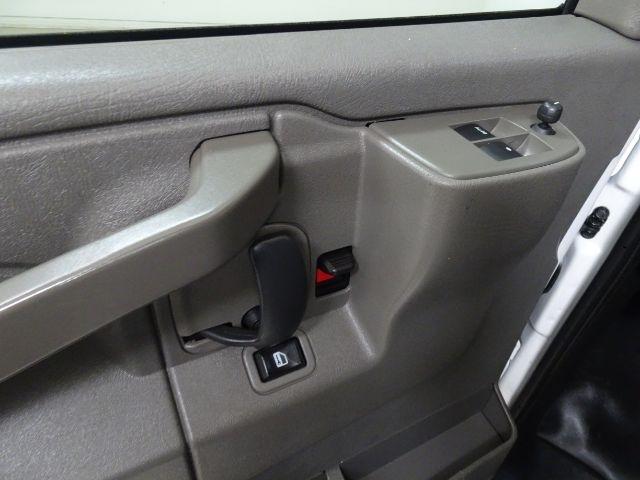 GMC Savana Cargo Van RWD 2500 135" 2020