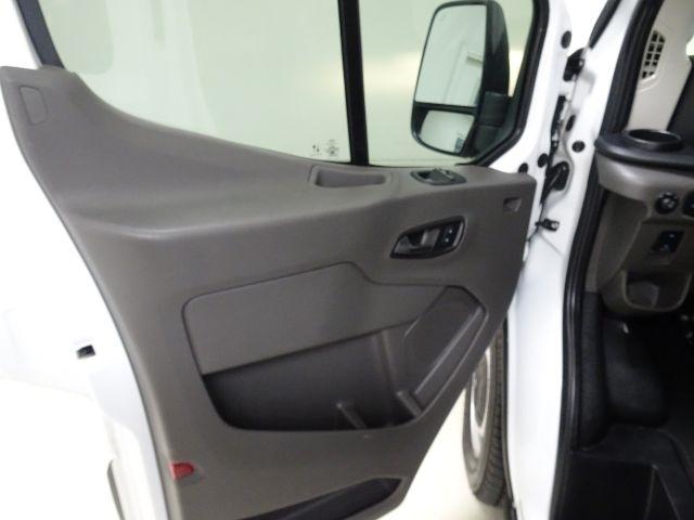 Ford Transit Crew Van T-250 130" Med Rf 9070 GVWR RWD 2021