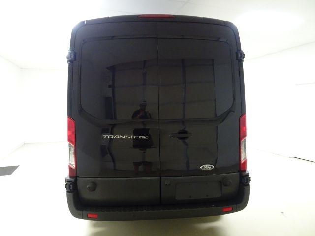 Ford Transit Van T-250 148" Med Rf 9000 GVWR Sliding RH Dr 2017