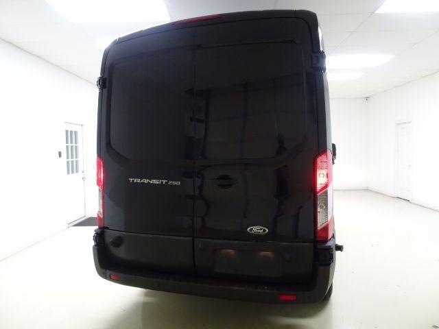 Ford Transit Van T-250 148" Med Rf 9000 GVWR Sliding RH Dr 2017
