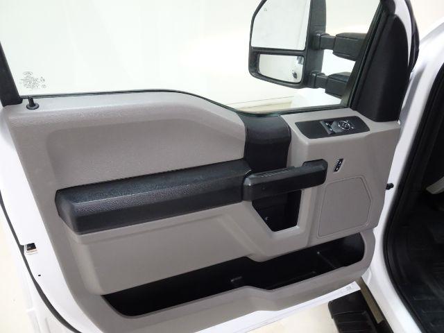 Ford Super Duty F-250 SRW XLT 2WD Reg Cab 8' Box 2019