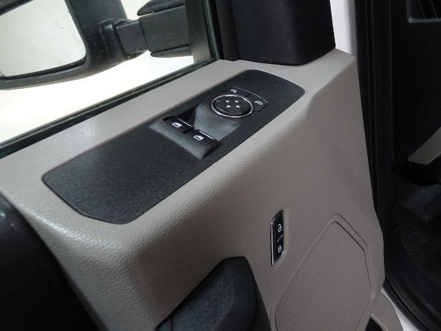 Ford Super Duty F-250 SRW XLT 2WD Reg Cab 8' Box 2019