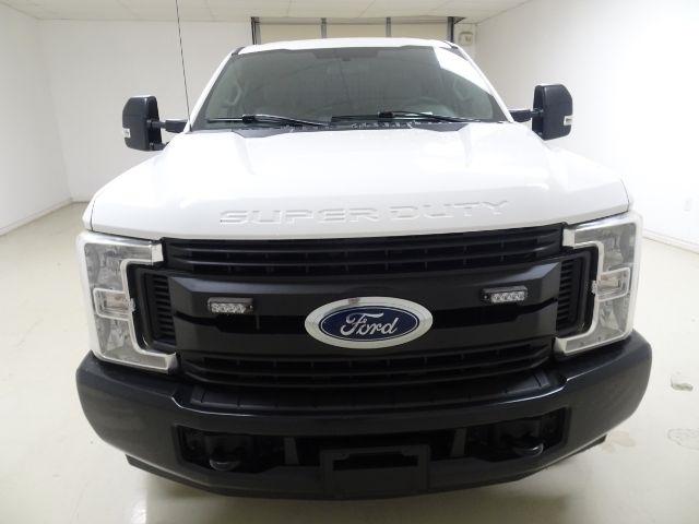 Ford Super Duty F-250 SRW XL 2WD Crew Cab 8' Box 2019