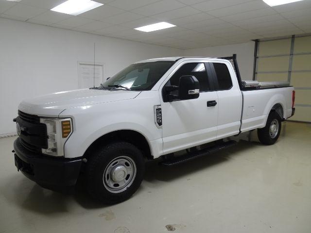 Ford Super Duty F-250 SRW XL 2WD Crew Cab 8' Box 2019