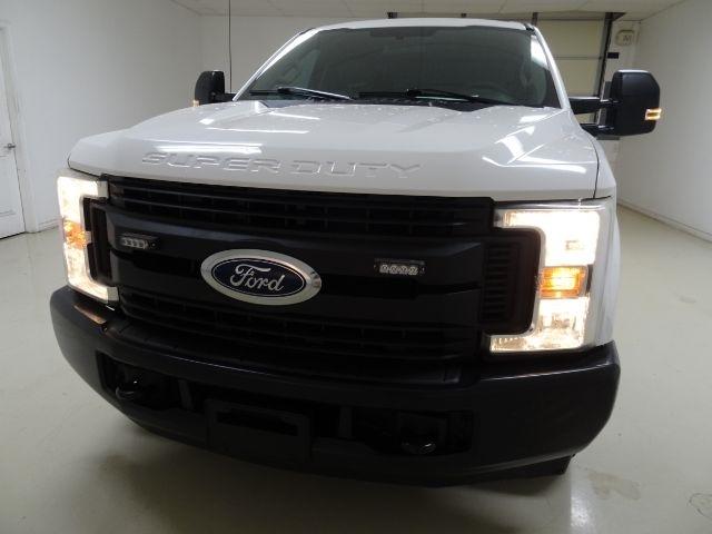 Ford Super Duty F-250 SRW XL 2WD Crew Cab 8' Box 2019