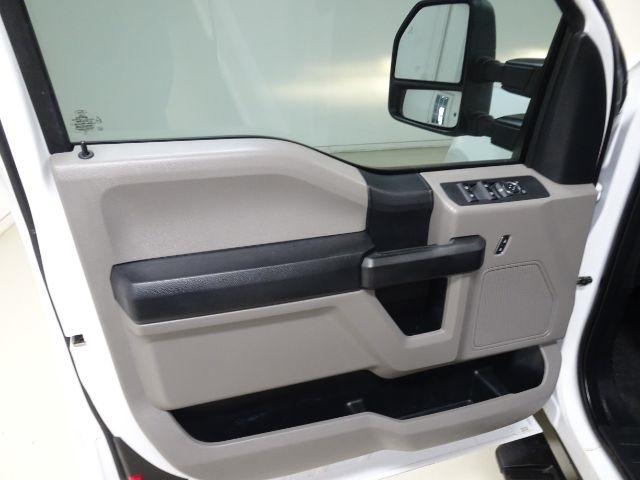 Ford Super Duty F-250 SRW XL 2WD Crew Cab 8' Box 2019