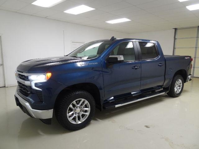 Chevrolet Silverado 1500 4WD Crew Cab 147" LT w/1LT 2023