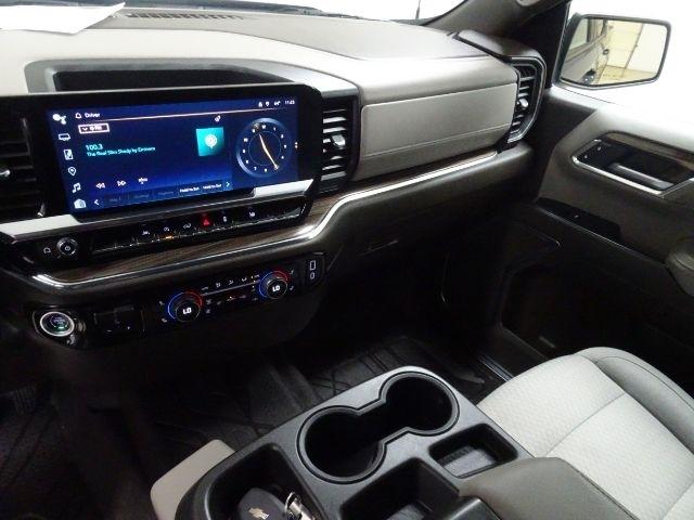 Chevrolet Silverado 1500 4WD Crew Cab 147" LT w/1LT 2023