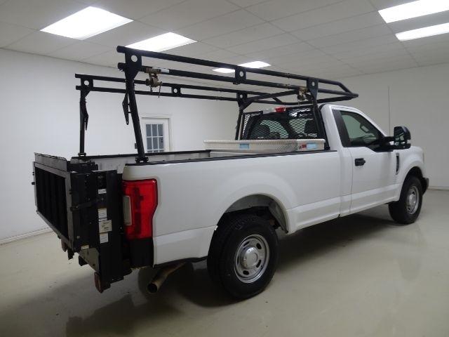 Ford Super Duty F-250 SRW XLT 2WD Reg Cab 8' Box 2018