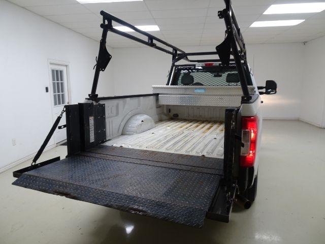 Ford Super Duty F-250 SRW XLT 2WD Reg Cab 8' Box 2018