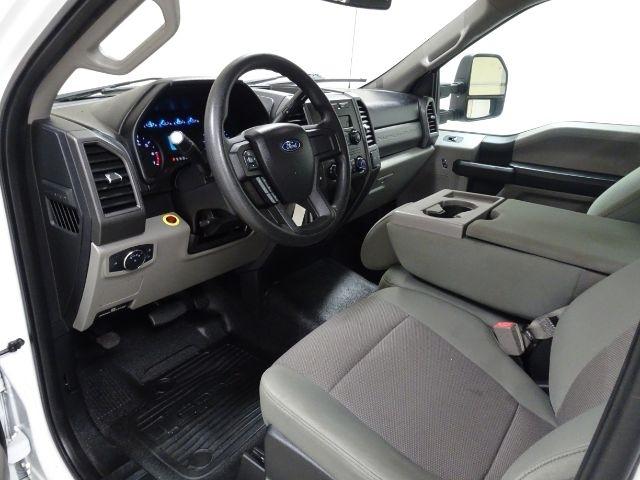 Ford Super Duty F-250 SRW XLT 2WD Reg Cab 8' Box 2018